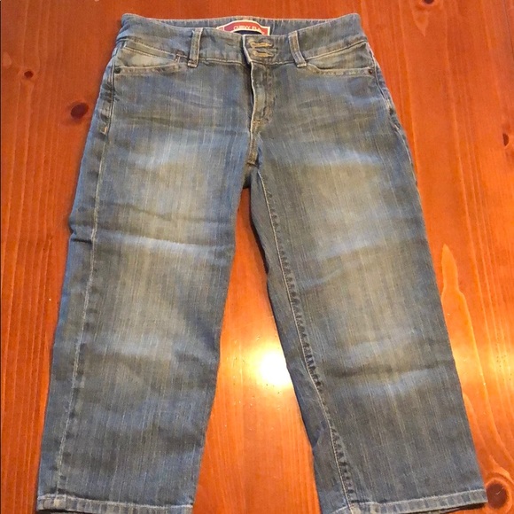 GAP. Cropped Jeans Size 2 - Picture 2 of 5